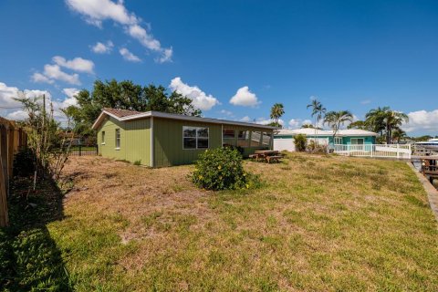 Villa ou maison à vendre à Saint Petersburg, Floride: 4 chambres, 130.81 m2 № 1509550 - photo 15