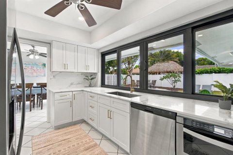 Casa en venta en Fort Lauderdale, Florida, 4 dormitorios, 158.12 m2 № 2410790 - foto 9