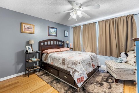 House in Hudson, Florida 2 bedrooms, 134.89 sq.m. № 1803178 - photo 5