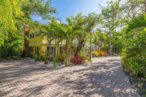 Casa en venta en Dunedin, Florida, 4 dormitorios, 510.96 m2 № 2133393 - foto 3
