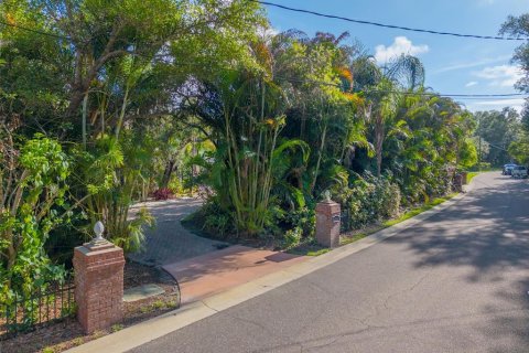 Casa en venta en Dunedin, Florida, 4 dormitorios, 510.96 m2 № 2133393 - foto 2
