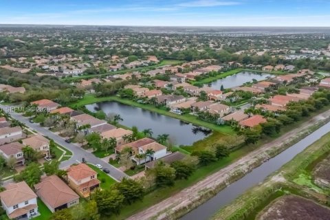 Снять в аренду виллу или дом в Бойнтон-Бич, Флорида 3 спальни, 171.03м2, № 2048310 - фото 6