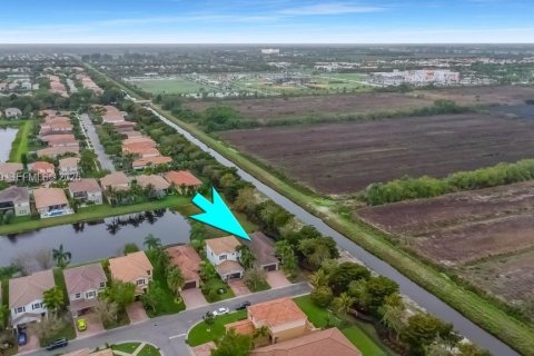 Снять в аренду виллу или дом в Бойнтон-Бич, Флорида 3 спальни, 171.03м2, № 2048310 - фото 25