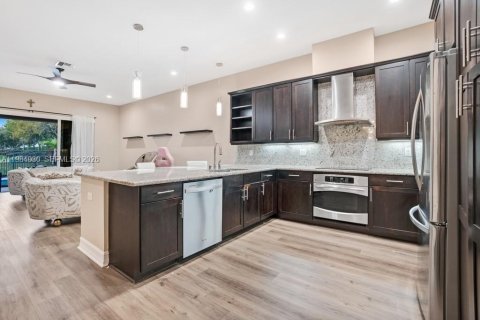 Снять в аренду виллу или дом в Бойнтон-Бич, Флорида 3 спальни, 171.03м2, № 2048310 - фото 2