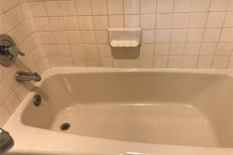Condominio en venta en Tampa, Florida, 1 dormitorio, 53.51 m2 № 2206944 - foto 4