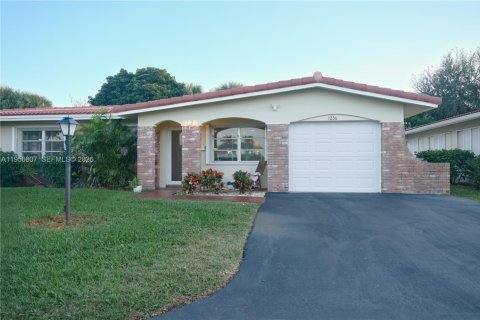 Casa en venta en Deerfield Beach, Florida, 2 dormitorios, 127.37 m2 № 2010772 - foto 4