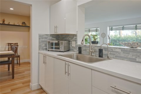 Casa en venta en Deerfield Beach, Florida, 2 dormitorios, 127.37 m2 № 2010772 - foto 19