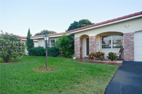 Casa en venta en Deerfield Beach, Florida, 2 dormitorios, 127.37 m2 № 2010772 - foto 2