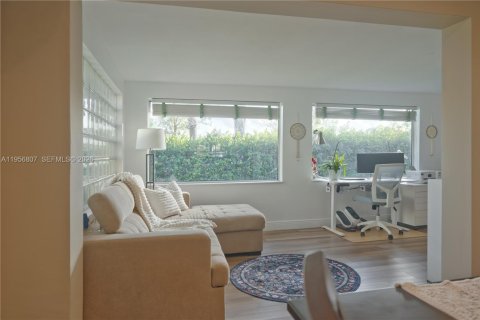 Casa en venta en Deerfield Beach, Florida, 2 dormitorios, 127.37 m2 № 2010772 - foto 11