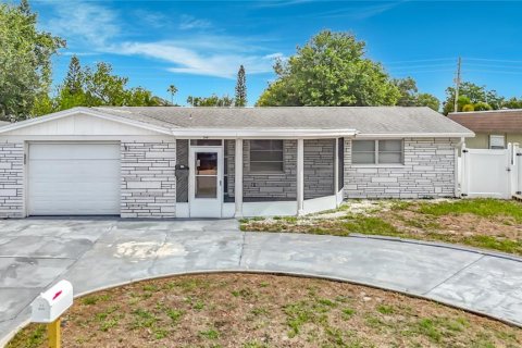 Villa ou maison à Holiday, Floride 2 chambres, 102.01 m2 № 2092944