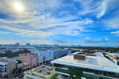 Condo in Miami Beach, Florida  № 2005203 - photo 23