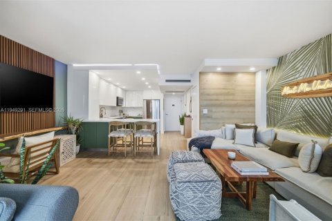 Condo in Miami Beach, Florida  № 2005203 - photo 3