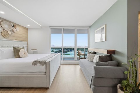 Condo in Miami Beach, Florida  № 2005203 - photo 24