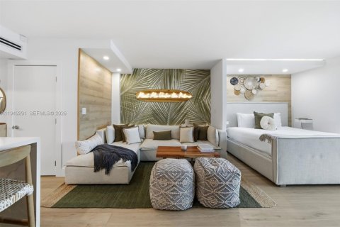 Condo in Miami Beach, Florida  № 2005203 - photo 15