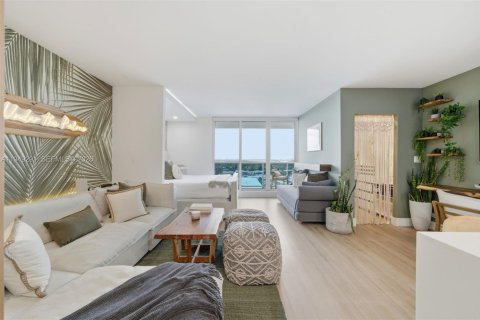 Condo in Miami Beach, Florida  № 2005203 - photo 2