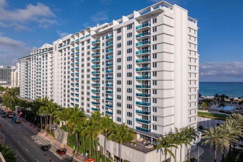 Condo in Miami Beach, Florida  № 2005203 - photo 30