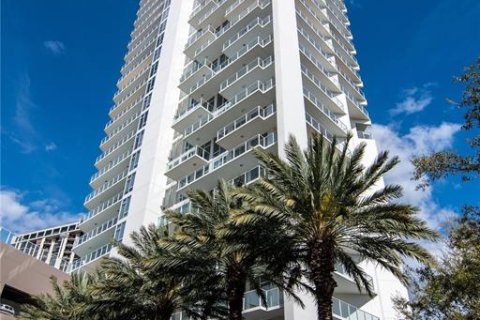 Condominio en alquiler en Saint Petersburg, Florida, 1 dormitorio, 113.81 m2 № 1797205 - foto 1