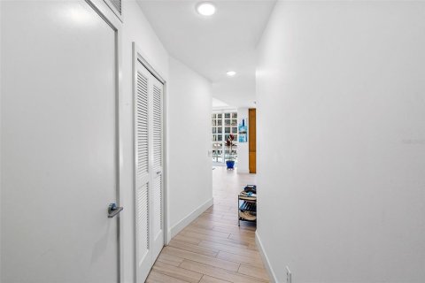 Condominio en alquiler en Saint Petersburg, Florida, 1 dormitorio, 113.81 m2 № 1797205 - foto 25