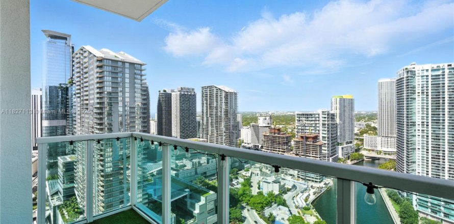 Condo à Miami, Floride, 3 chambres  № 1799076