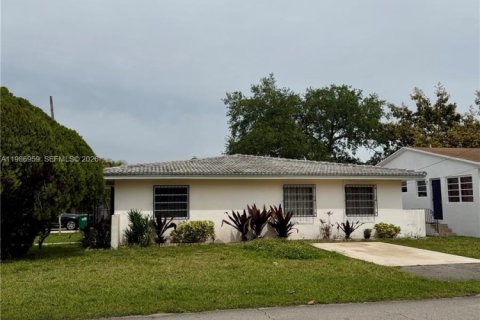 Villa ou maison à Miami, Floride 3 chambres, 152.17 m2 № 2048877