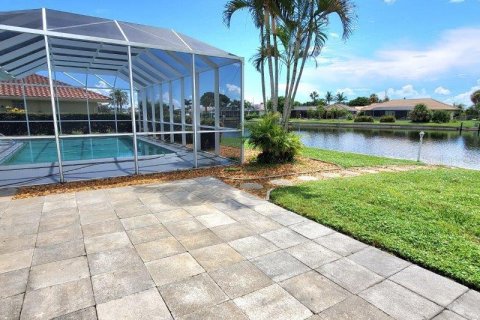 House in Punta Gorda, Florida 2 bedrooms, 141.49 sq.m. № 1894891 - photo 6