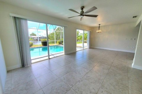 House in Punta Gorda, Florida 2 bedrooms, 141.49 sq.m. № 1894891 - photo 11