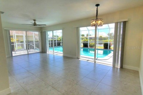 House in Punta Gorda, Florida 2 bedrooms, 141.49 sq.m. № 1894891 - photo 10
