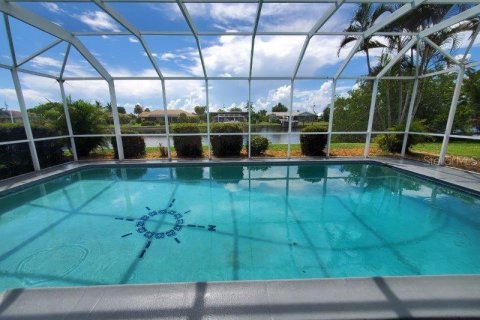 House in Punta Gorda, Florida 2 bedrooms, 141.49 sq.m. № 1894891 - photo 3