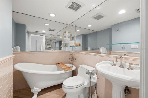 Снять в аренду кондоминиум в Сент-Пит-Бич, Флорида 2 спальни, 84.08м2, № 1759828 - фото 21