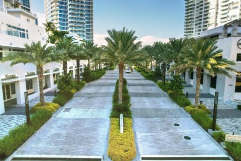 Снять в аренду кондоминиум в Майами-Бич, Флорида 1 спальня, 68.93м2, № 2011387 - фото 24
