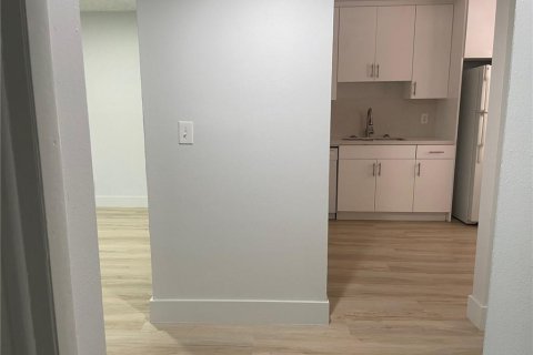 Condo in Weston, Florida, 2 bedrooms № 2191187 - photo 15