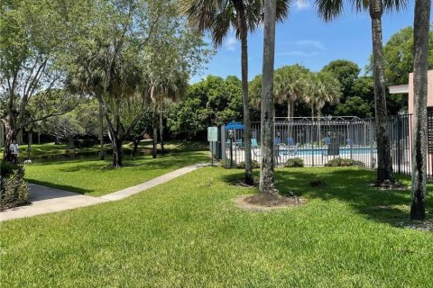 Condo in Weston, Florida, 2 bedrooms № 2191187 - photo 28