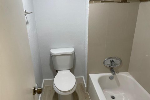 Condo in Weston, Florida, 2 bedrooms № 2191187 - photo 20