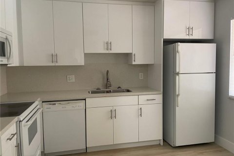 Condo in Weston, Florida, 2 bedrooms № 2191187 - photo 6