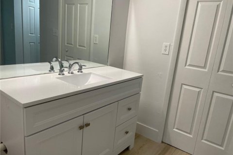 Condo in Weston, Florida, 2 bedrooms № 2191187 - photo 18