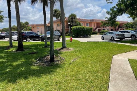Condo in Weston, Florida, 2 bedrooms № 2191187 - photo 25