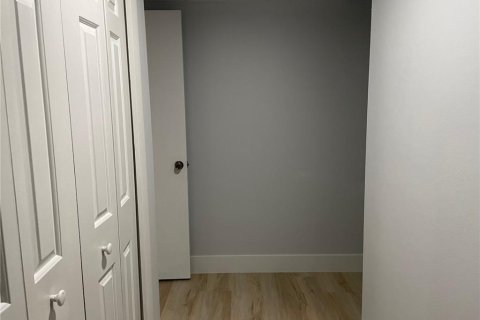 Condo in Weston, Florida, 2 bedrooms № 2191187 - photo 22
