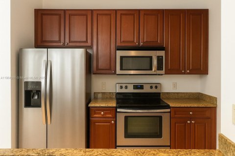 Condo in Aventura, Florida, 1 bedroom  № 1955421 - photo 3