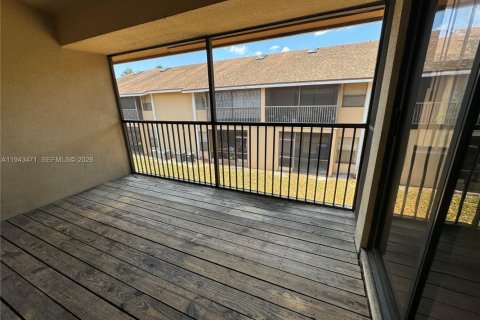 Condo in Miramar, Florida, 1 bedroom  № 2002227 - photo 20