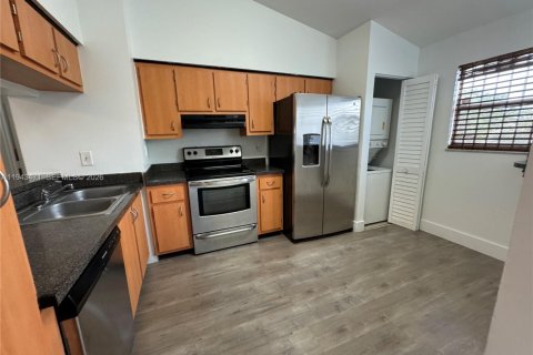 Condo in Miramar, Florida, 1 bedroom  № 2002227 - photo 23