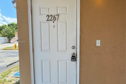 Condo in Miramar, Florida, 1 bedroom  № 2002227 - photo 2