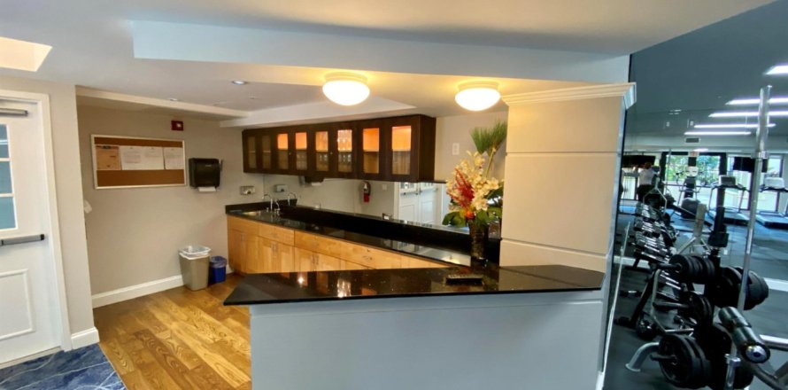 Condominio en West Palm Beach, Florida, 2 dormitorios  № 1187290
