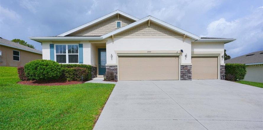 Casa en Leesburg, Florida 4 dormitorios, 174.56 m2 № 2195912