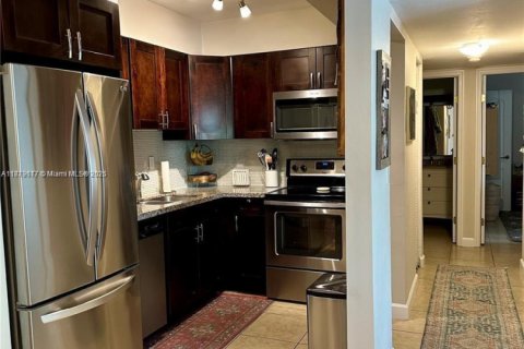 Купить кондоминиум в Майами, Флорида 2 спальни, 94.76м2, № 1981724 - фото 1