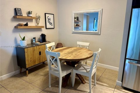 Купить кондоминиум в Майами, Флорида 2 спальни, 94.76м2, № 1981724 - фото 11