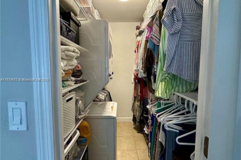 Купить кондоминиум в Майами, Флорида 2 спальни, 94.76м2, № 1981724 - фото 5