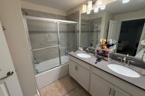 Touwnhouse à vendre à Kissimmee, Floride: 4 chambres, 177.81 m2 № 2425213 - photo 23