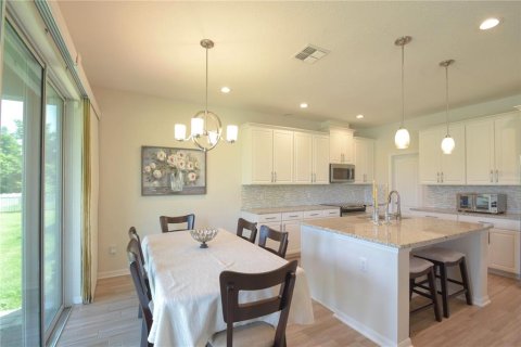 House in Apopka, Florida 4 bedrooms, 223.8 sq.m. № 1744318 - photo 7