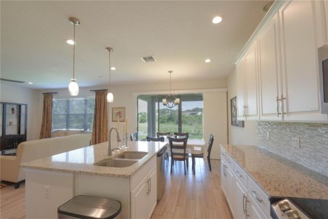House in Apopka, Florida 4 bedrooms, 223.8 sq.m. № 1744318 - photo 8