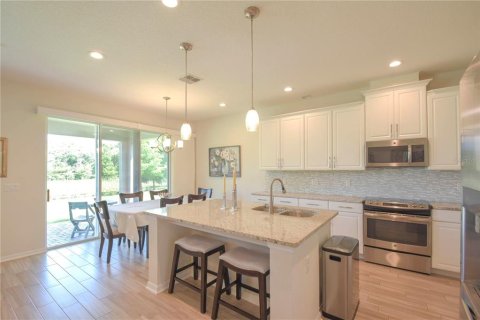 House in Apopka, Florida 4 bedrooms, 223.8 sq.m. № 1744318 - photo 6
